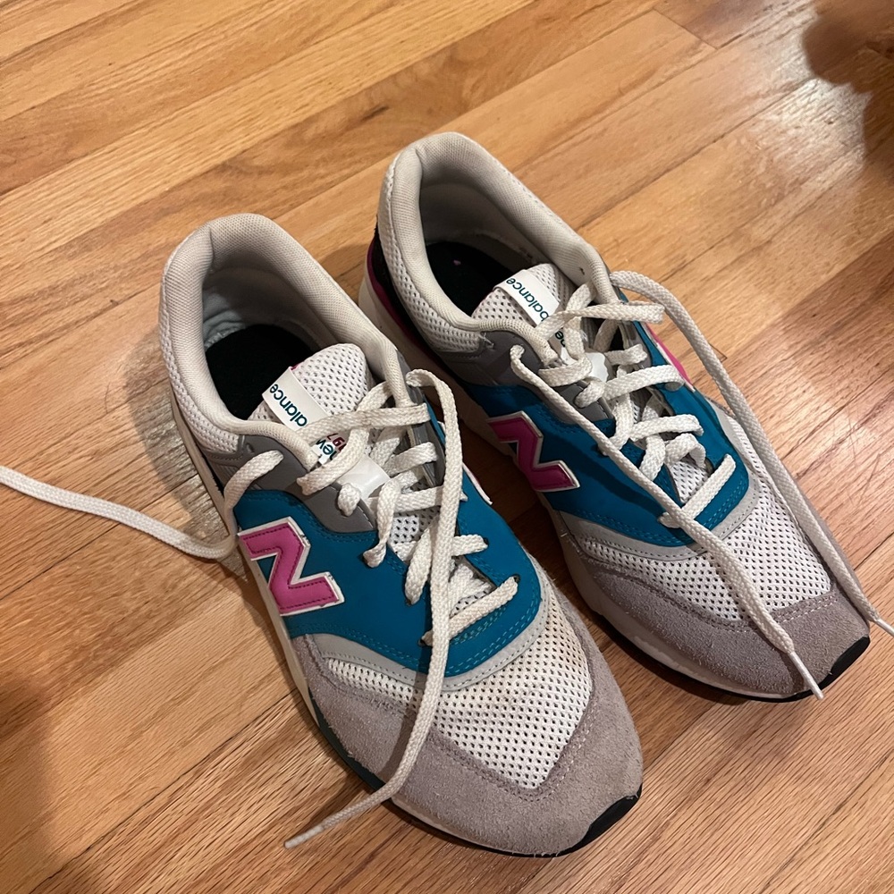New Balance Teal and Pink Athletic Shoes